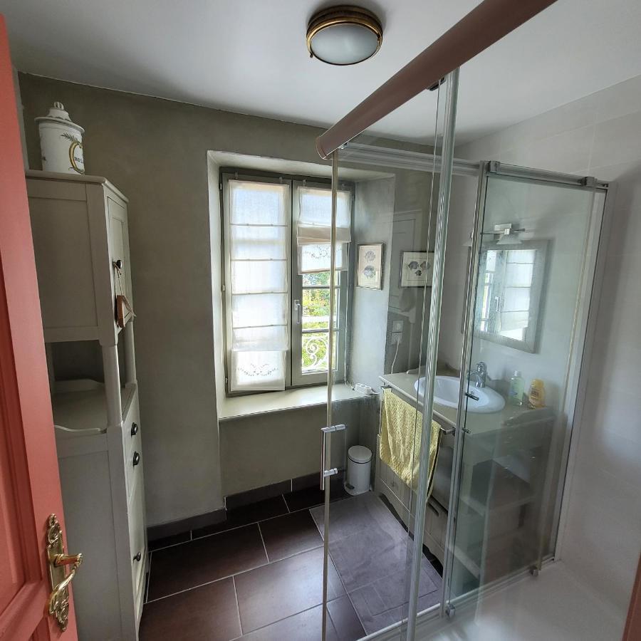 Gite De Charme Au Manoir Du Plessis-Quinquis Sainte-Seve Exterior photo