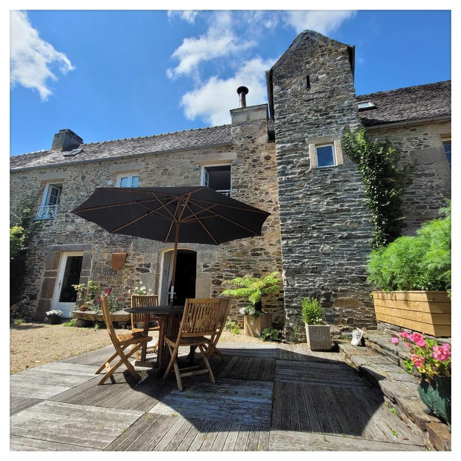 Gite De Charme Au Manoir Du Plessis-Quinquis Sainte-Seve Exterior photo